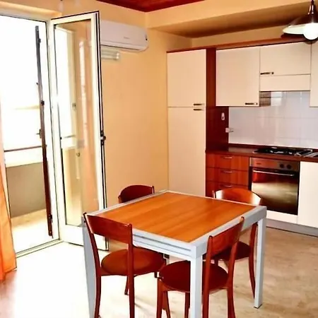 Eloisa Hotel apartamentowy *